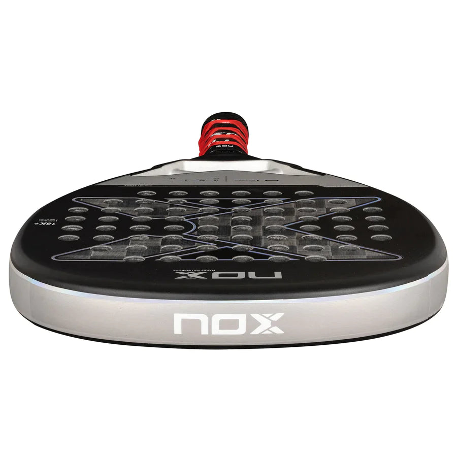 Pala Padel Nox At10 Attack 18K 2024 + Protector + Grip