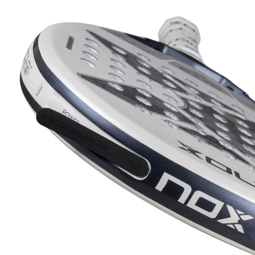 Pala de Padel Nox AT10 Genius 12K Alum XTREM Lite 2026 + Overgrip + Protector