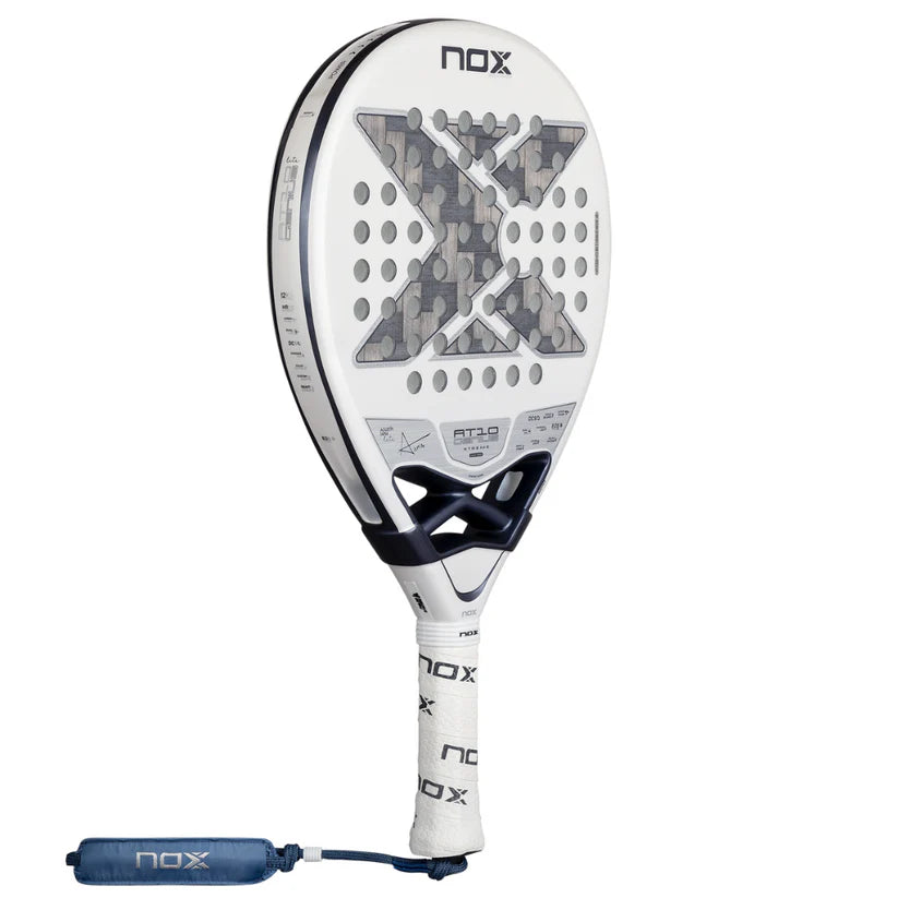 Pala de Padel Nox AT10 Genius 12K Alum XTREM Lite 2026 + Overgrip + Protector