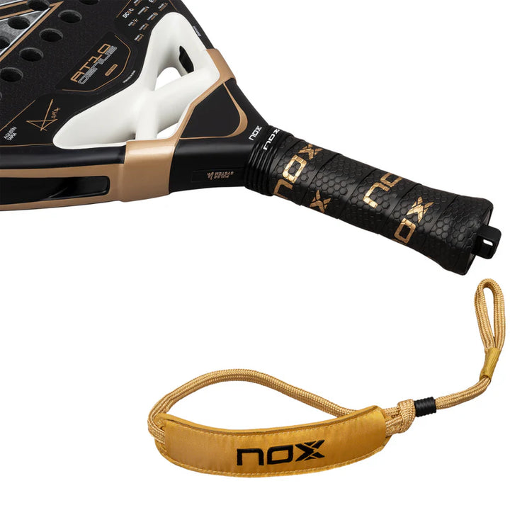 Pala de Padel Nox AT10 Genius 18K Alum 2026 + Overgrip + Protector