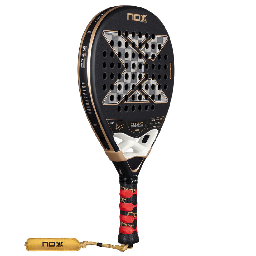 Pala de Padel Nox AT10 Genius 18K Alum 2026 + Overgrip + Protector