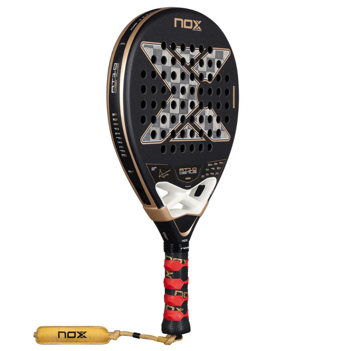 Pala de Padel Nox AT10 Genius 18K Alum 2026 + Overgrip + Protector
