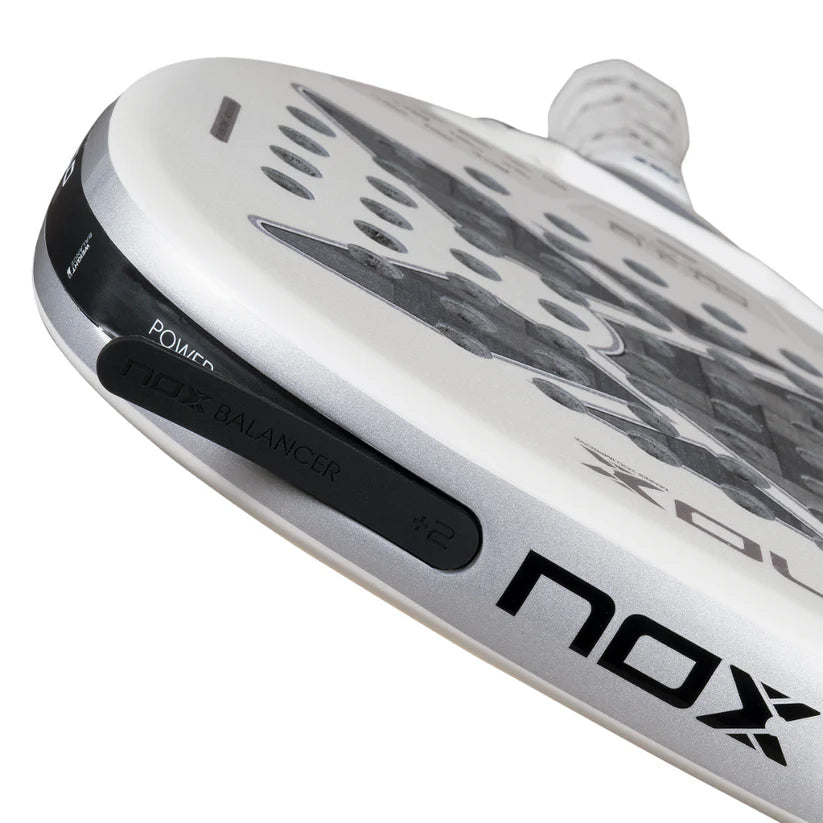 Pala de Padel Nox AT10 Genius Attack 12K Alum XTREM 2026 + Overgrip + Protector