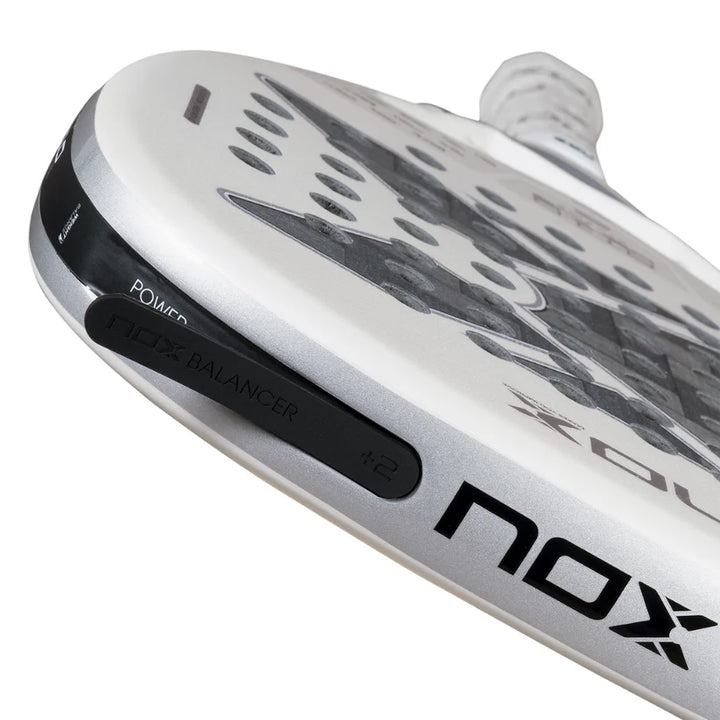 Pala de Padel Nox AT10 Genius Attack 12K Alum XTREM 2026 + Overgrip + Protector