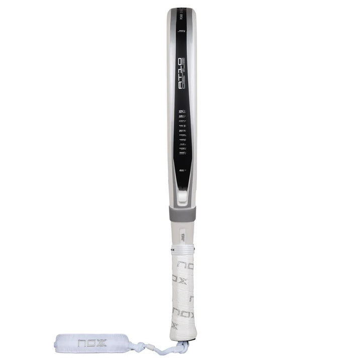 Pala de Padel Nox AT10 Genius Attack 12K Alum XTREM 2026 + Overgrip + Protector