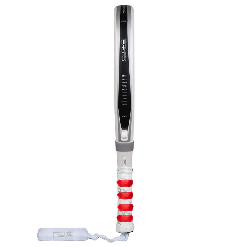 Pala de Padel Nox AT10 Genius Attack 12K Alum XTREM 2026 + Overgrip + Protector