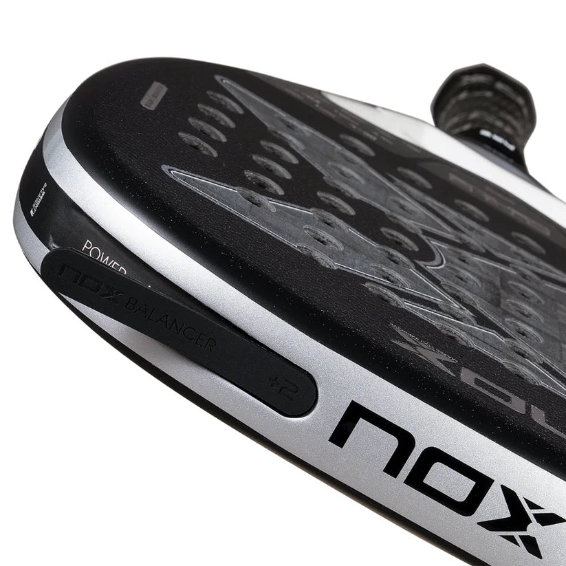 Pala de Padel Nox AT10 Genius Attack 18K Alum 2026 + Overgrip + Protector